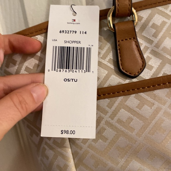 New with Tags- Tommy Hilfiger- “The Shopper” Bag-Lots of pockets!! - Picture 4 of 12